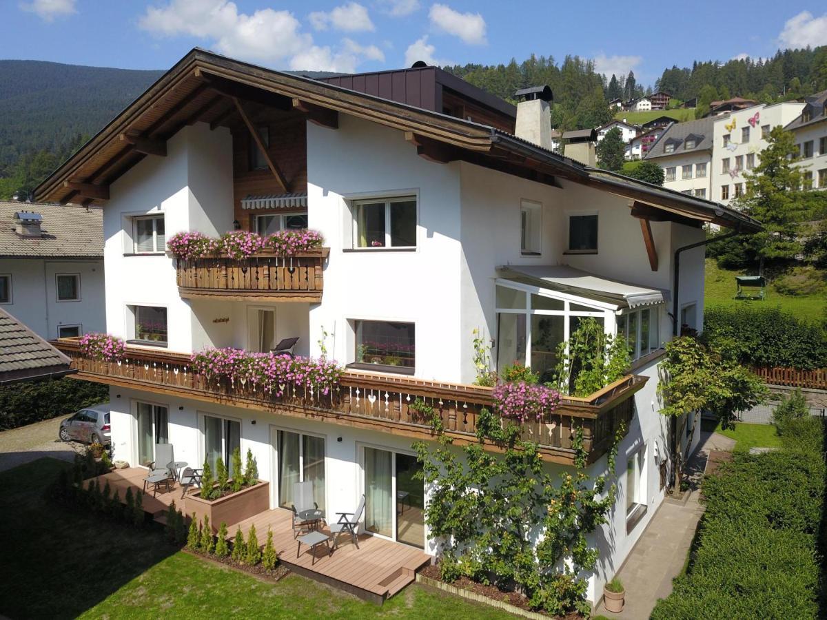 Apartments Montblanc Sella Ortisei Kültér fotó